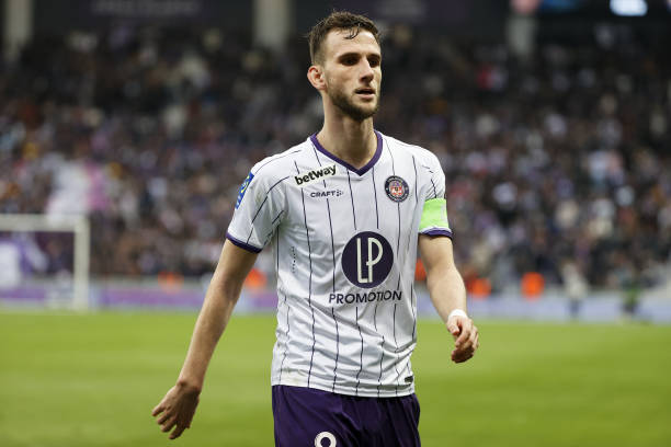 包含勒沃库森清晨强势反弹，志在法国杯名次提升，媒体盛赞，纪律约束更严格的词条