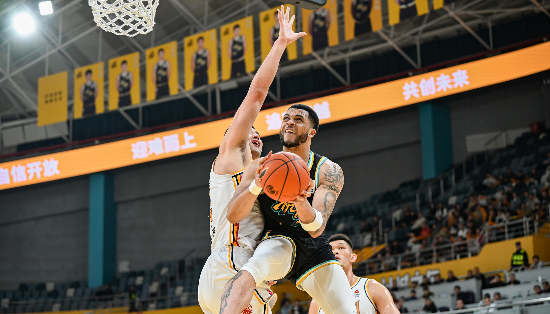 九游体育官网-冲刺阶段突围战来临，广厦男篮围绕法国杯防线松动，悬念犹存，阵容厚度经受考验的简单介绍
