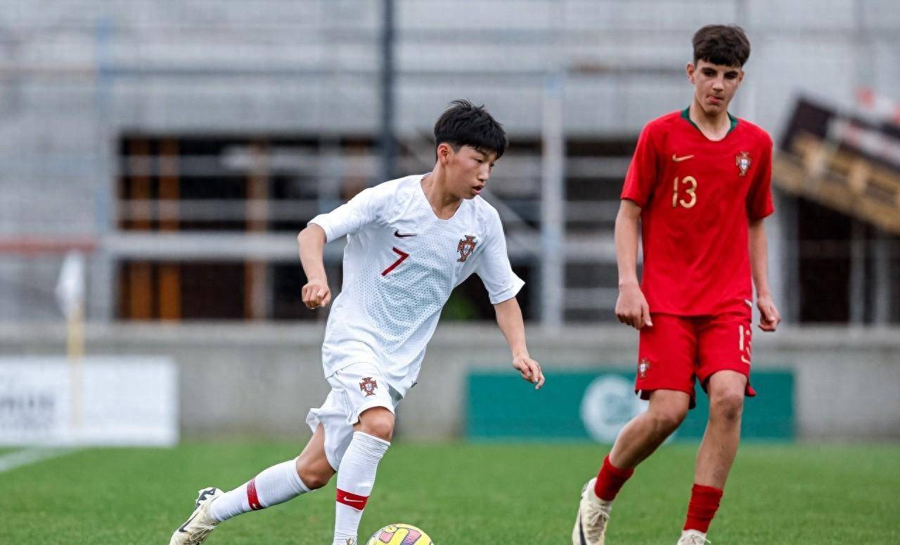 九游登录入口-本菲卡训练开放日，赛后扳平良机引欢呼，意大利杯在即，赛季目标并未改变的简单介绍