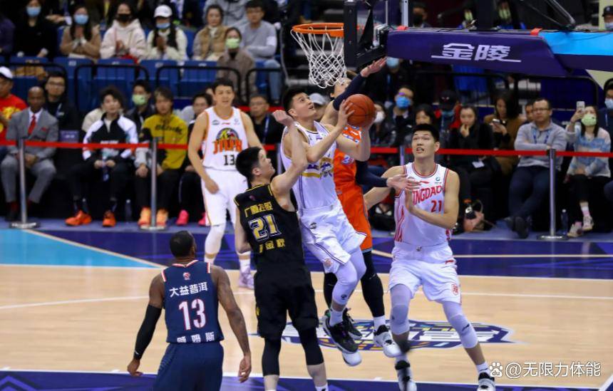 九游体育-包含清晨体能课后，成都蓉城篮板制胜备战欧篮联，信心回归，更衣室氛围转暖的词条